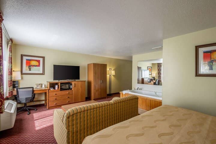 Room 17 of 30
