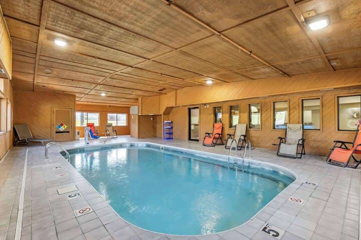 Pool 17 of 24