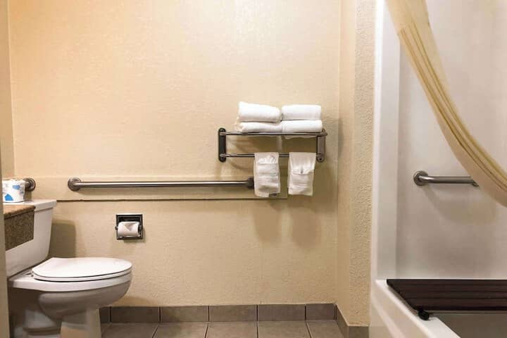 Room 16 of 48