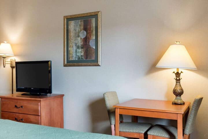Room 10 of 35