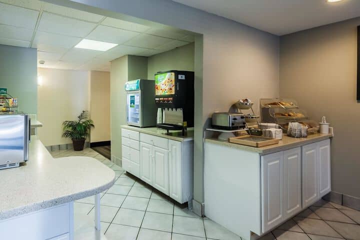Breakfast area