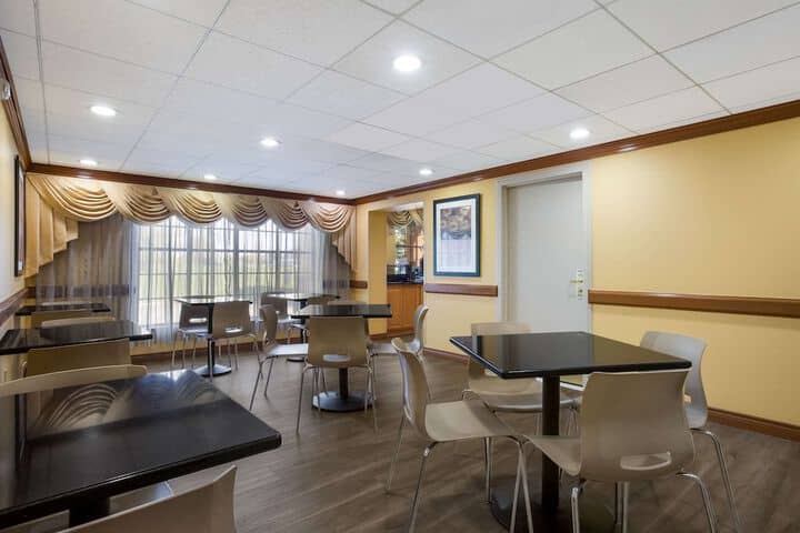 Breakfast area