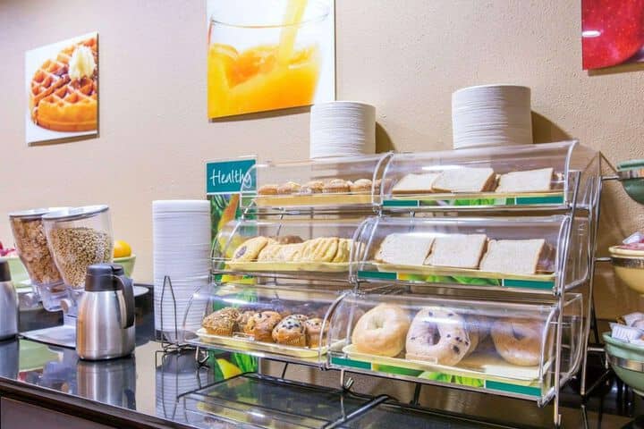 Breakfast area