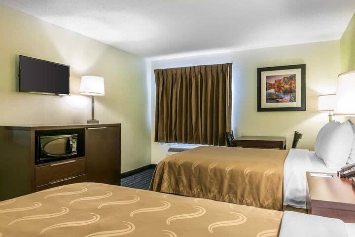 Room 10 of 30