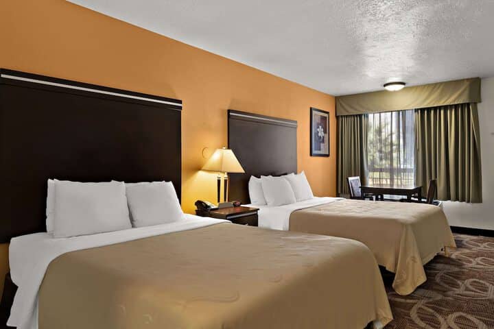 Room 10 of 29