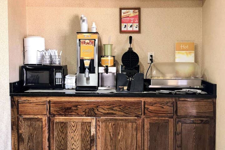 Breakfast/Coffee Service 35 of 48