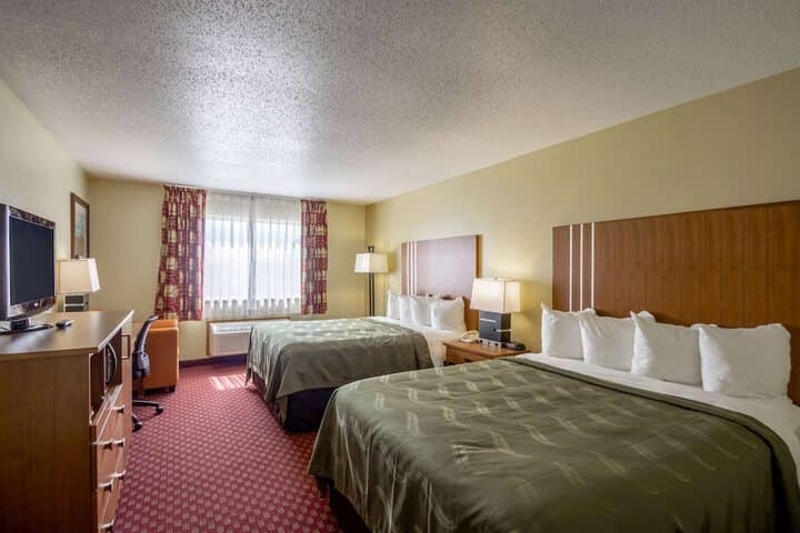 Room 10 of 30
