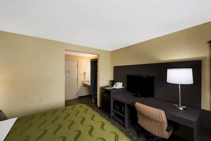 Room 7 of 37