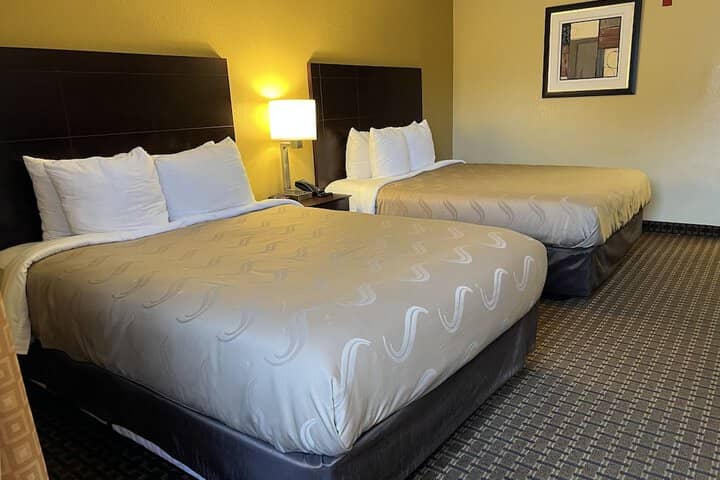 Room 8 of 40