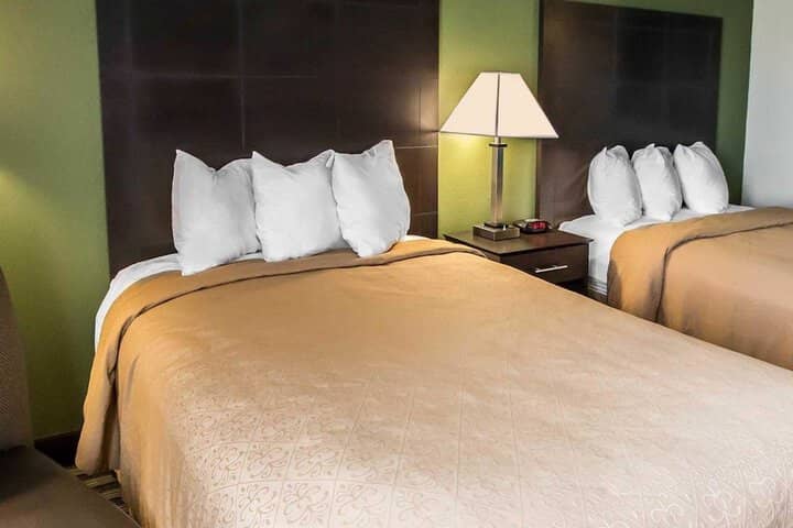 Room 11 of 28