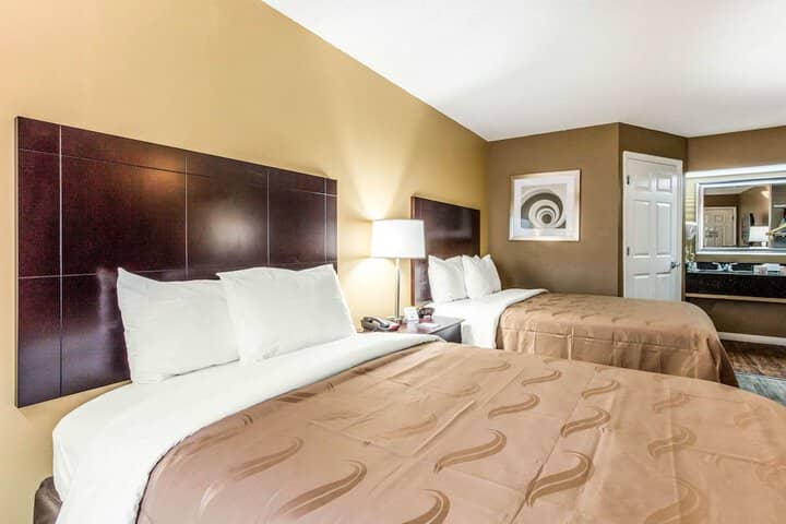 Room 6 of 24