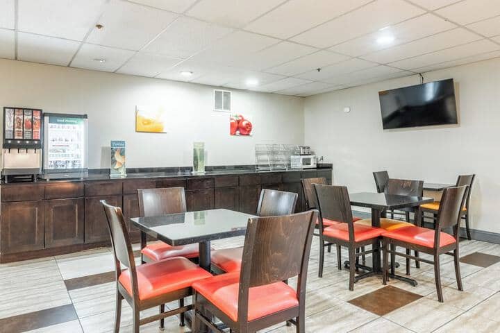 Breakfast area