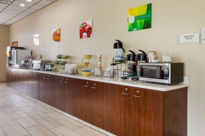 Breakfast area
