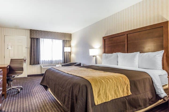 Room 6 of 26