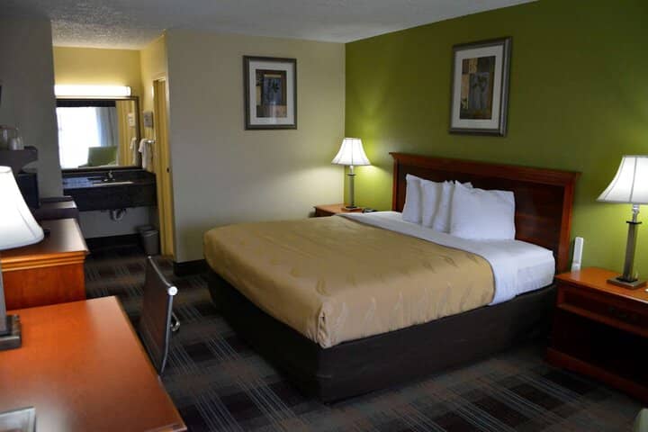 Room 10 of 25