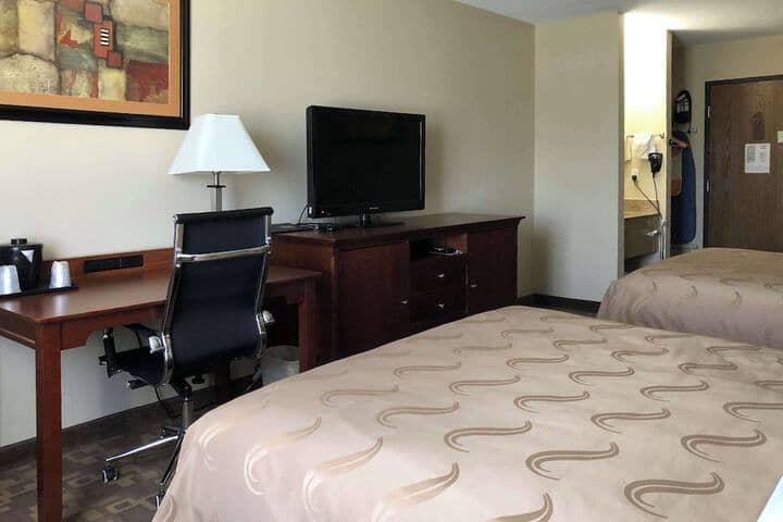 Room 9 of 48