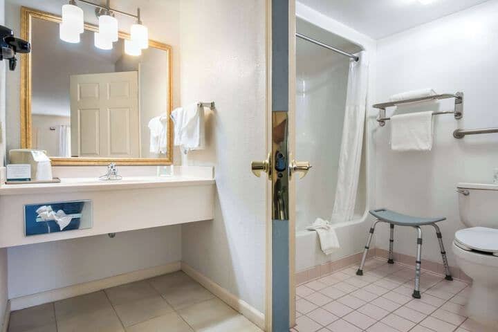 Room 14 of 50