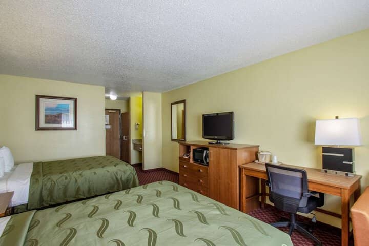 Room 9 of 30