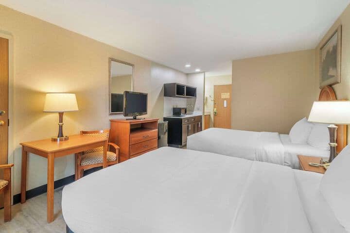 Room 10 of 36