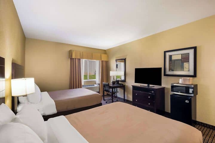 Room 10 of 40