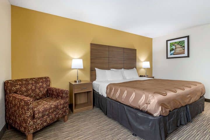 Room 4 of 36