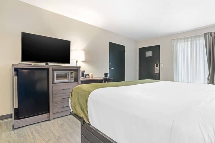 Room 15 of 23