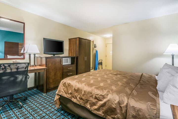 Room 8 of 50