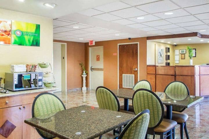 Breakfast area