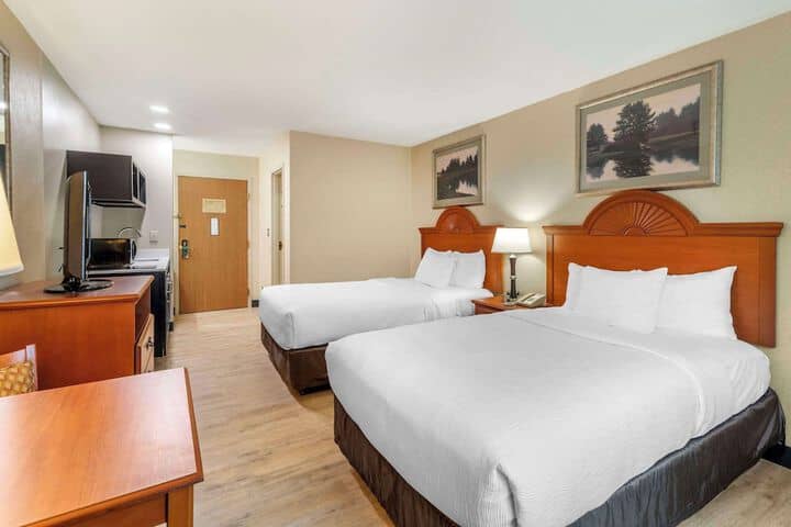 Room 9 of 36