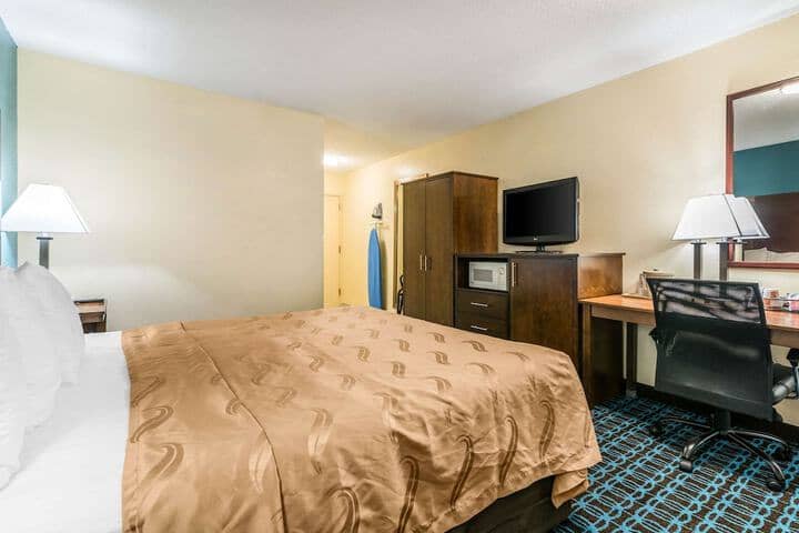 Room 11 of 50
