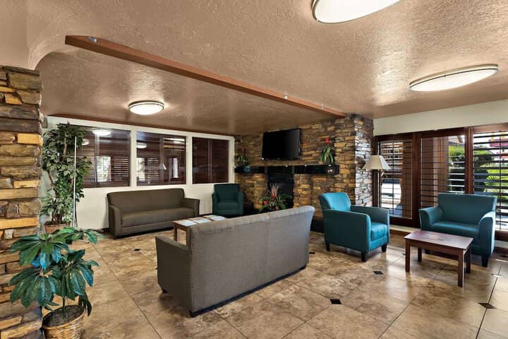 Hotel Interior 4 of 29