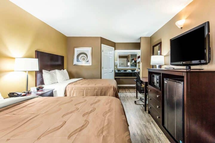 Room 10 of 24