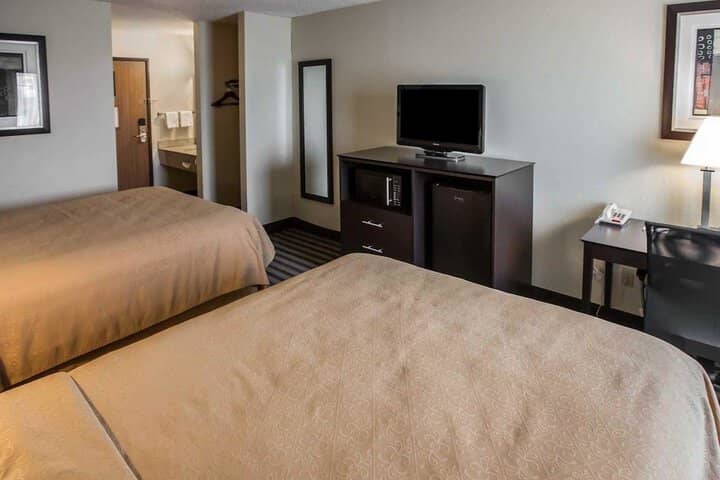Room 13 of 28