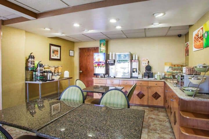 Breakfast area