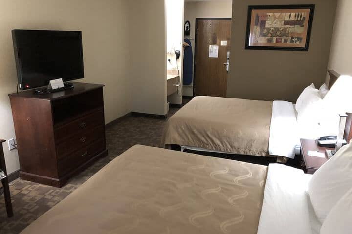 Room 6 of 48
