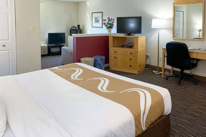 Room 10 of 26