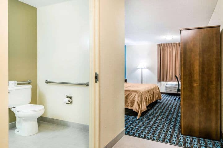 Room 7 of 50