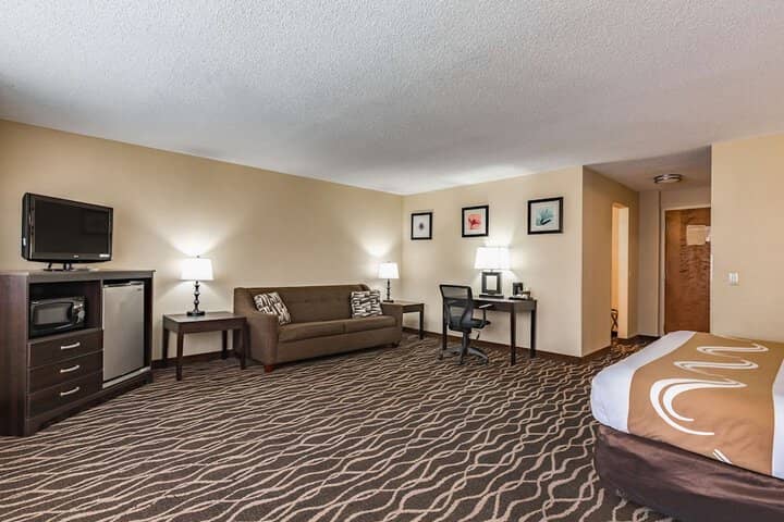 Room 17 of 46