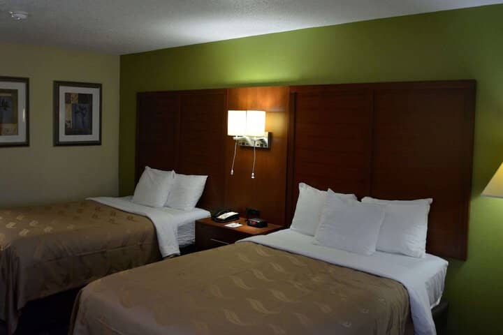 Room 7 of 25