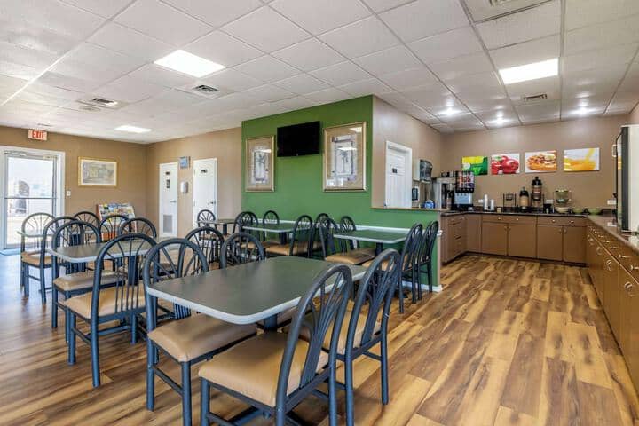 Breakfast area
