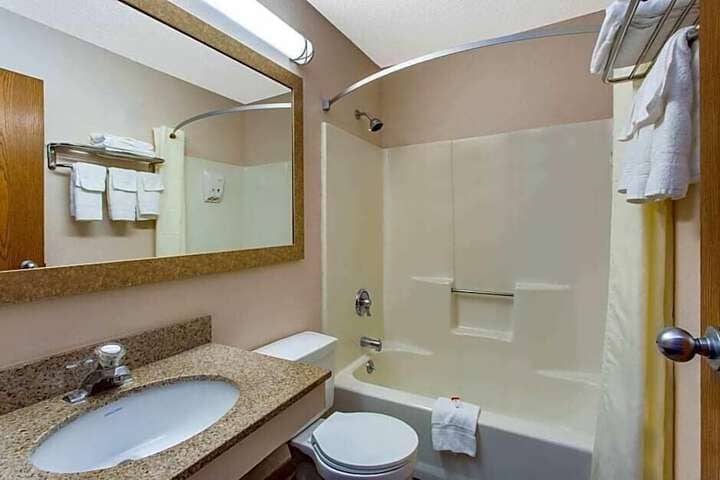 Room 26 of 43
