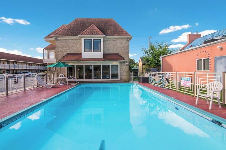Pool 34 of 50