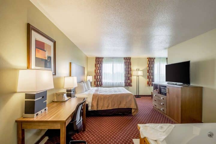 Room 16 of 30