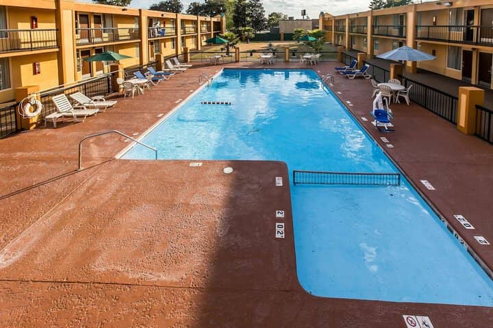 Pool 13 of 25
