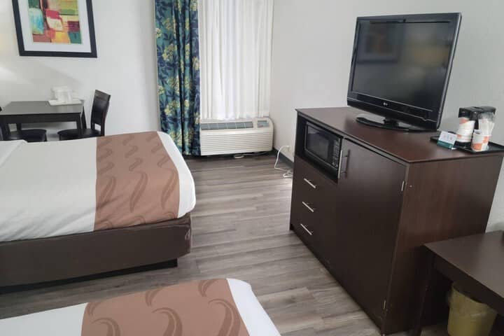 Room 9 of 26