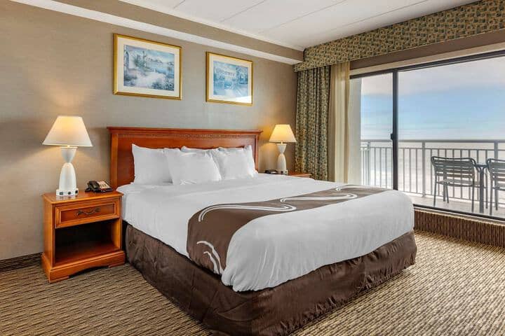 Room 25 of 110
