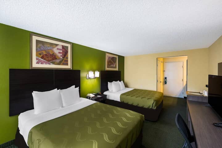 Room 10 of 37
