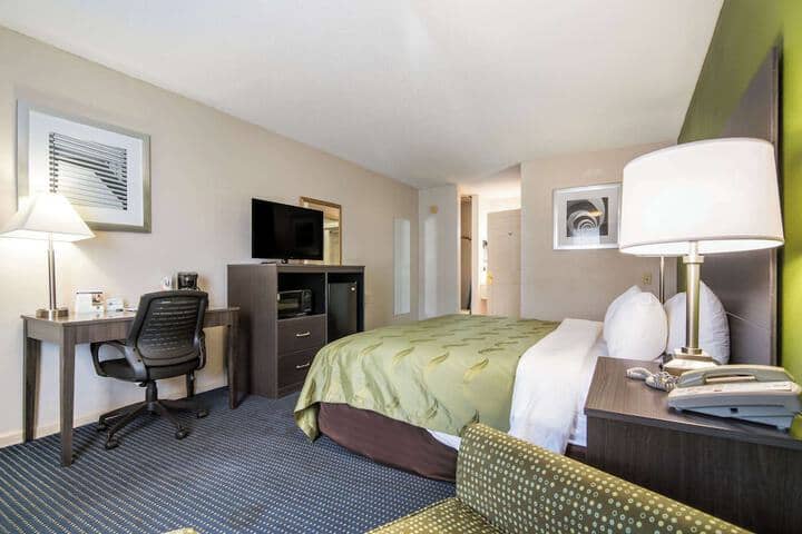 Room 12 of 50
