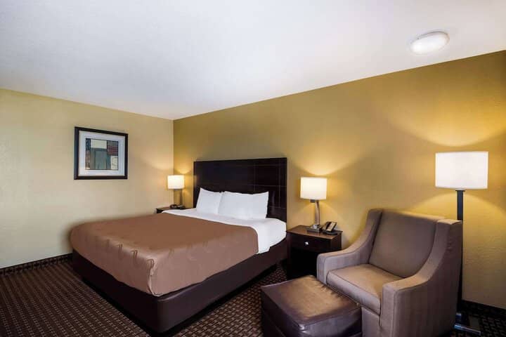Room 14 of 40