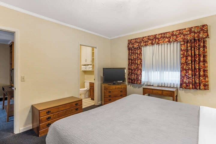 Room 32 of 56